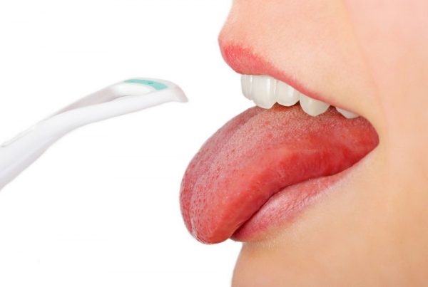 اهمیت تمیز کردن زبان